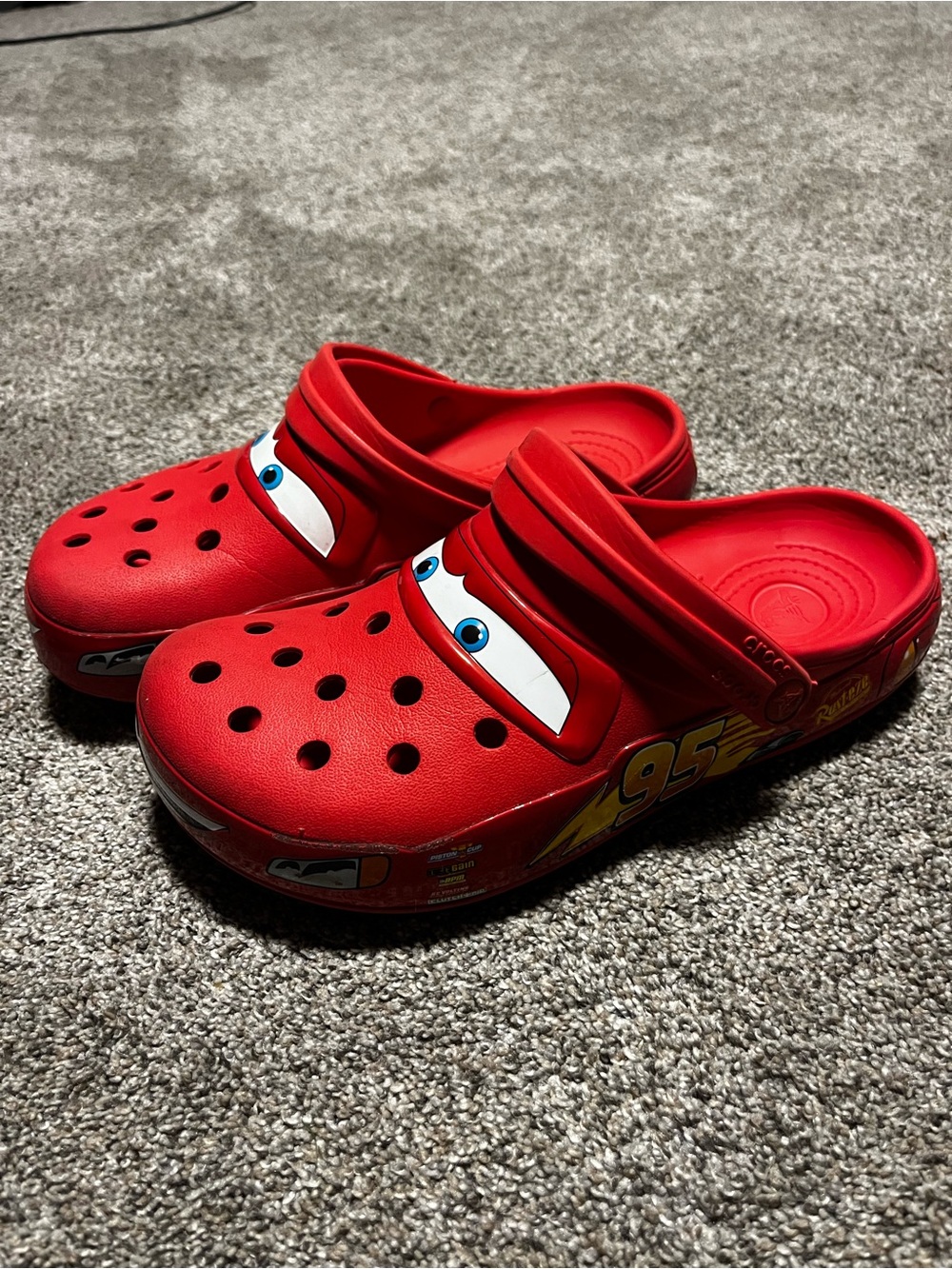 Crocs Cars Lightening McQueen Shoes sz 6/8